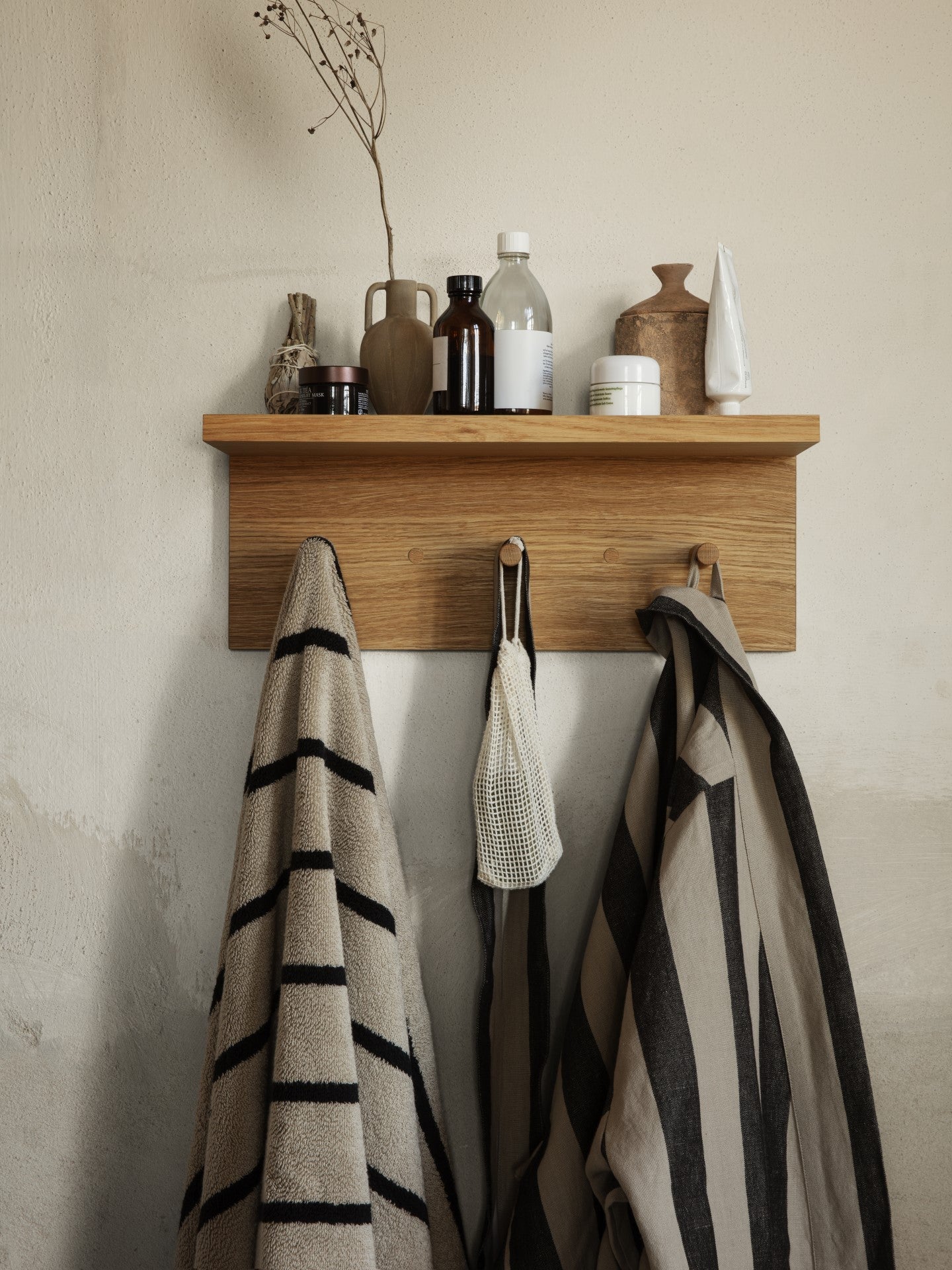 Ferm Living Alee Bath Towel - Sand/Black