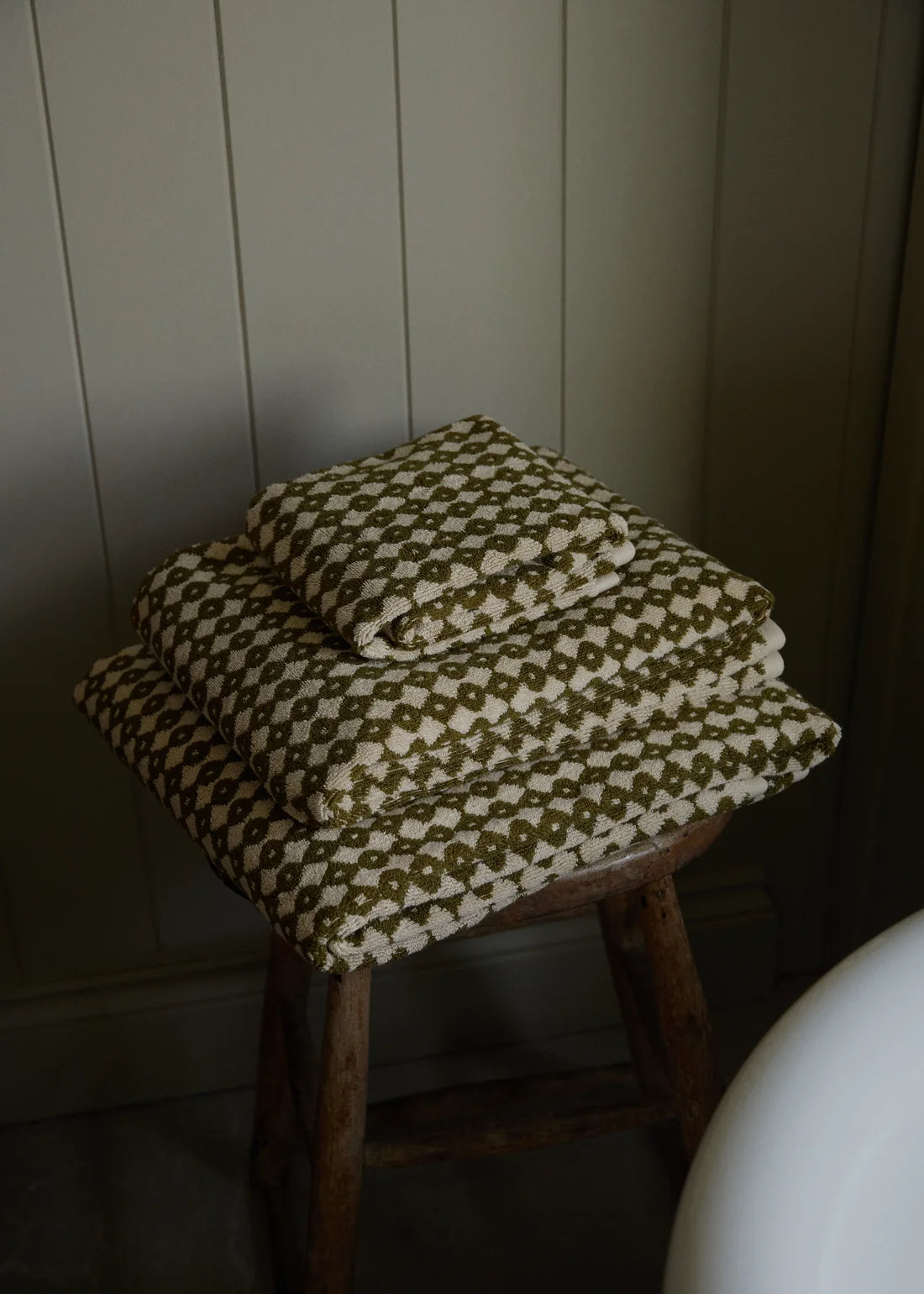 Autumn Sonata - Hanna Bath Towel