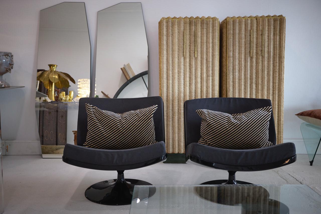 Italian 1950s Swivel occasional Chair (1 available)