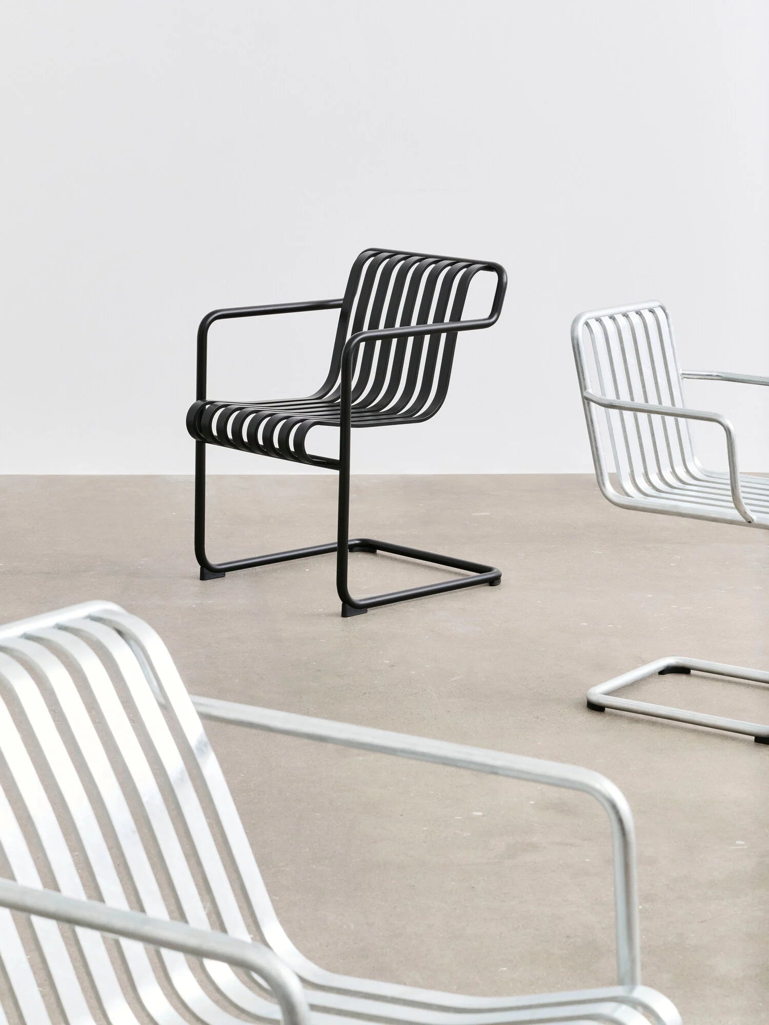 HAY - Palissade Cantilever dining armchair - Anthracite
