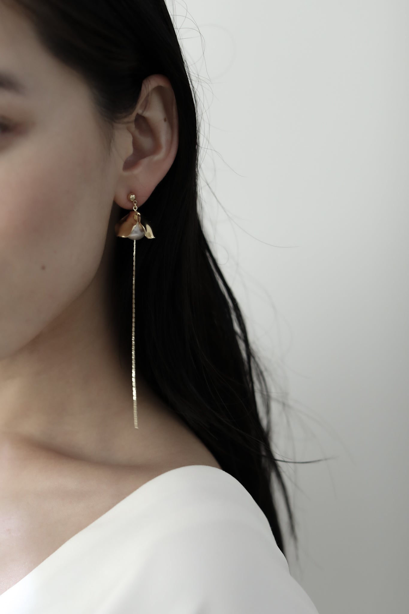 A.B Ellie Bardot Pearl Strand Earrings - Post