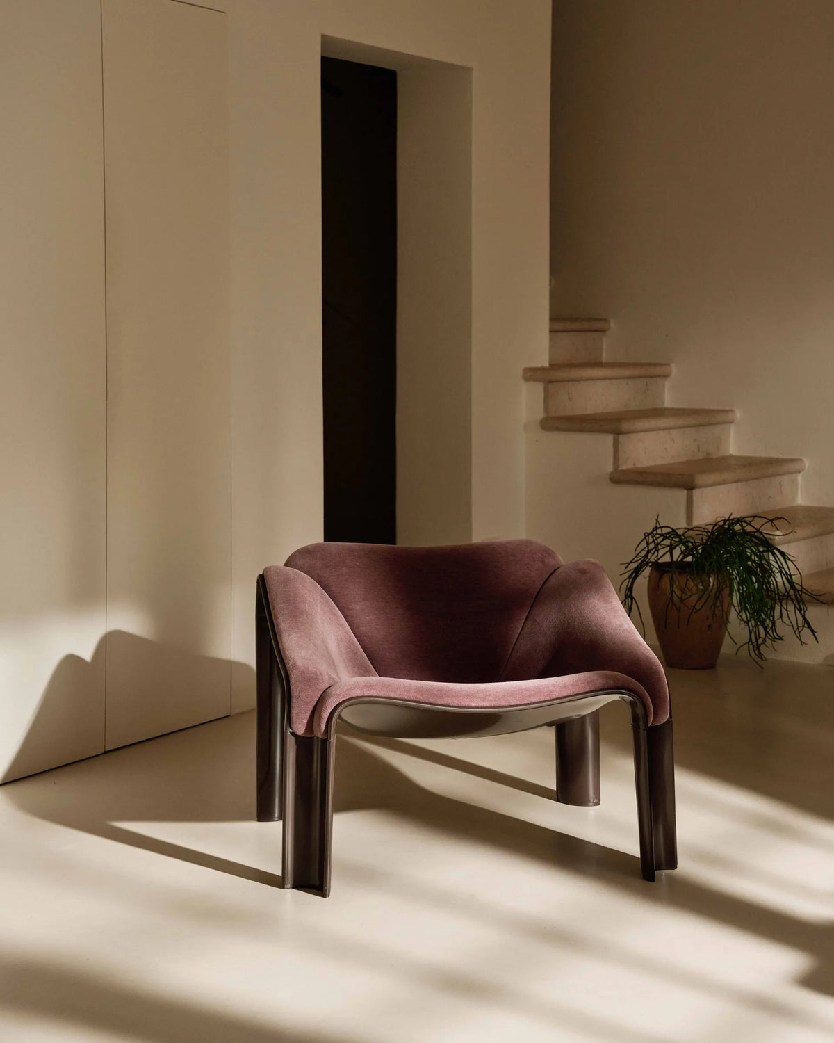 GUBI - F300 Lounge Chair - Alpaca Alto Dedar - MADE TO ORDER