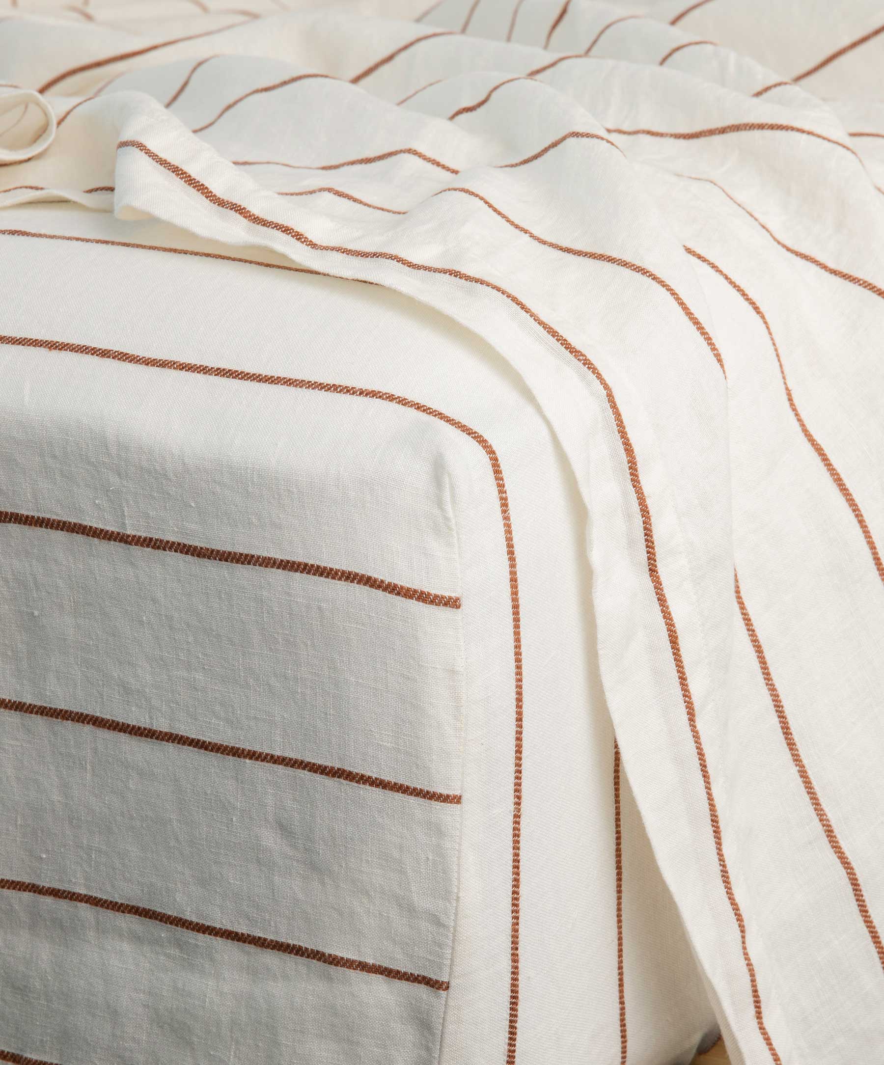 Cultiver - Linen Fitted Sheet - Cedar Stripe - King