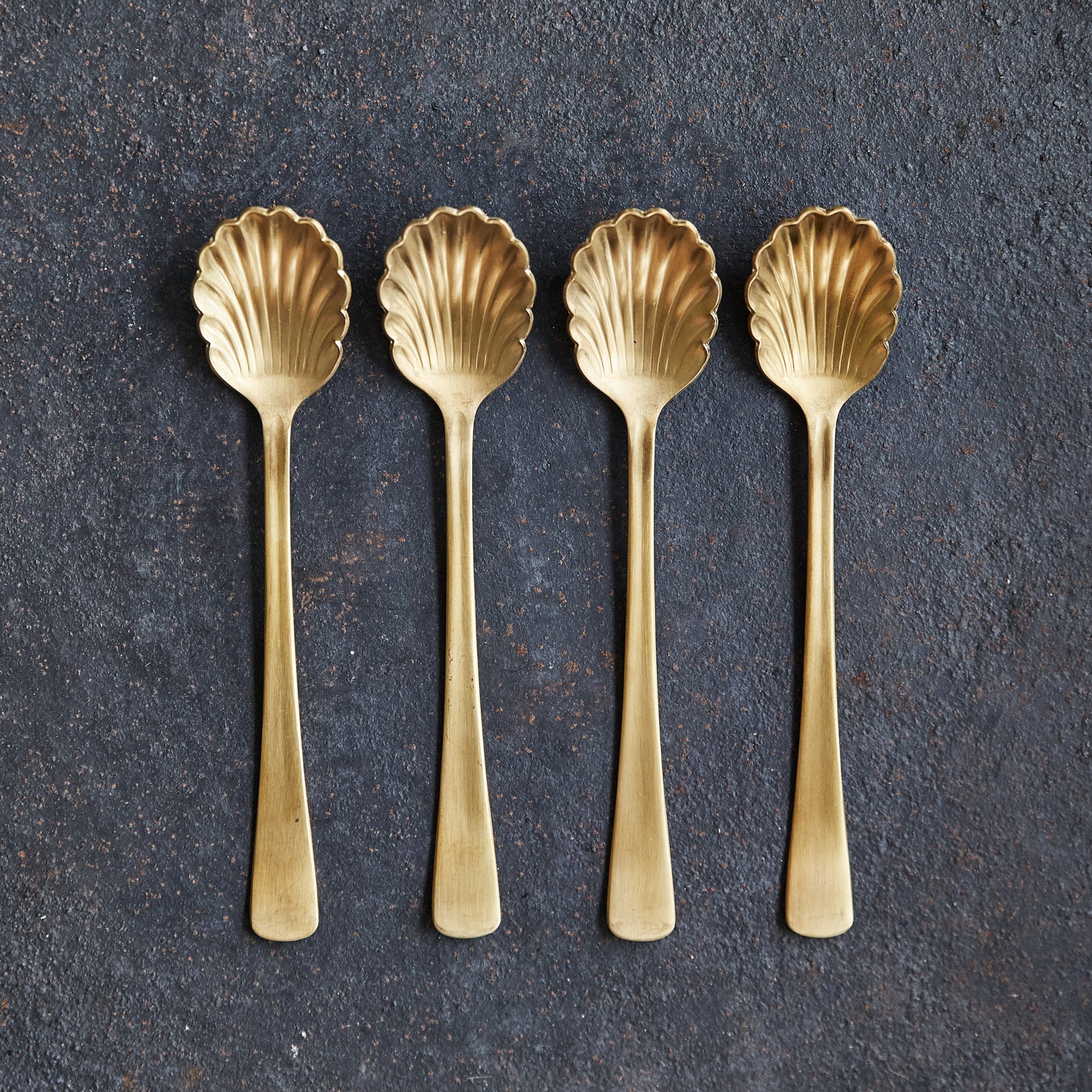 STAINLESS STEEL CLAM SHELL SPOONS BOXED SET 4