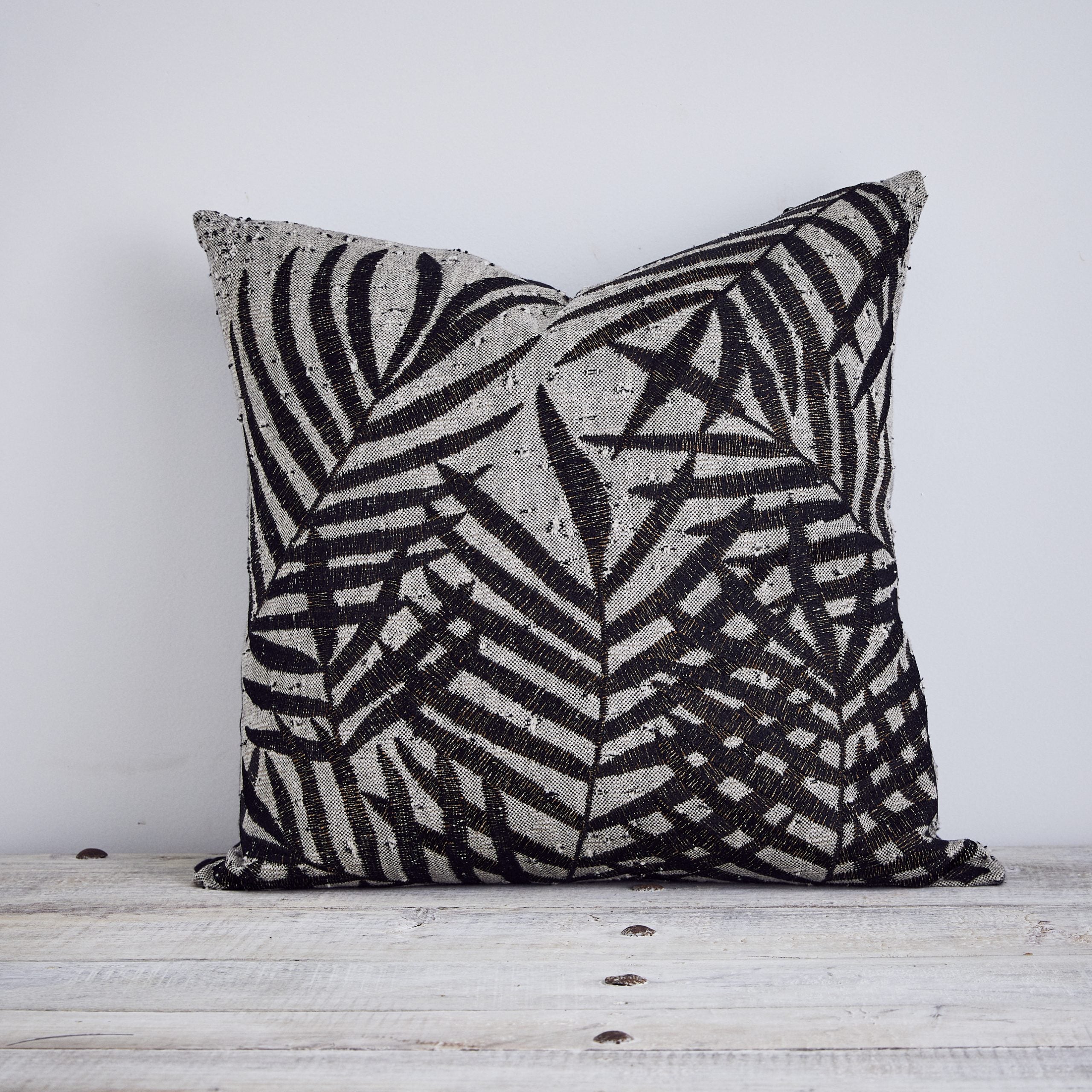 Raining palms cushion - Snake