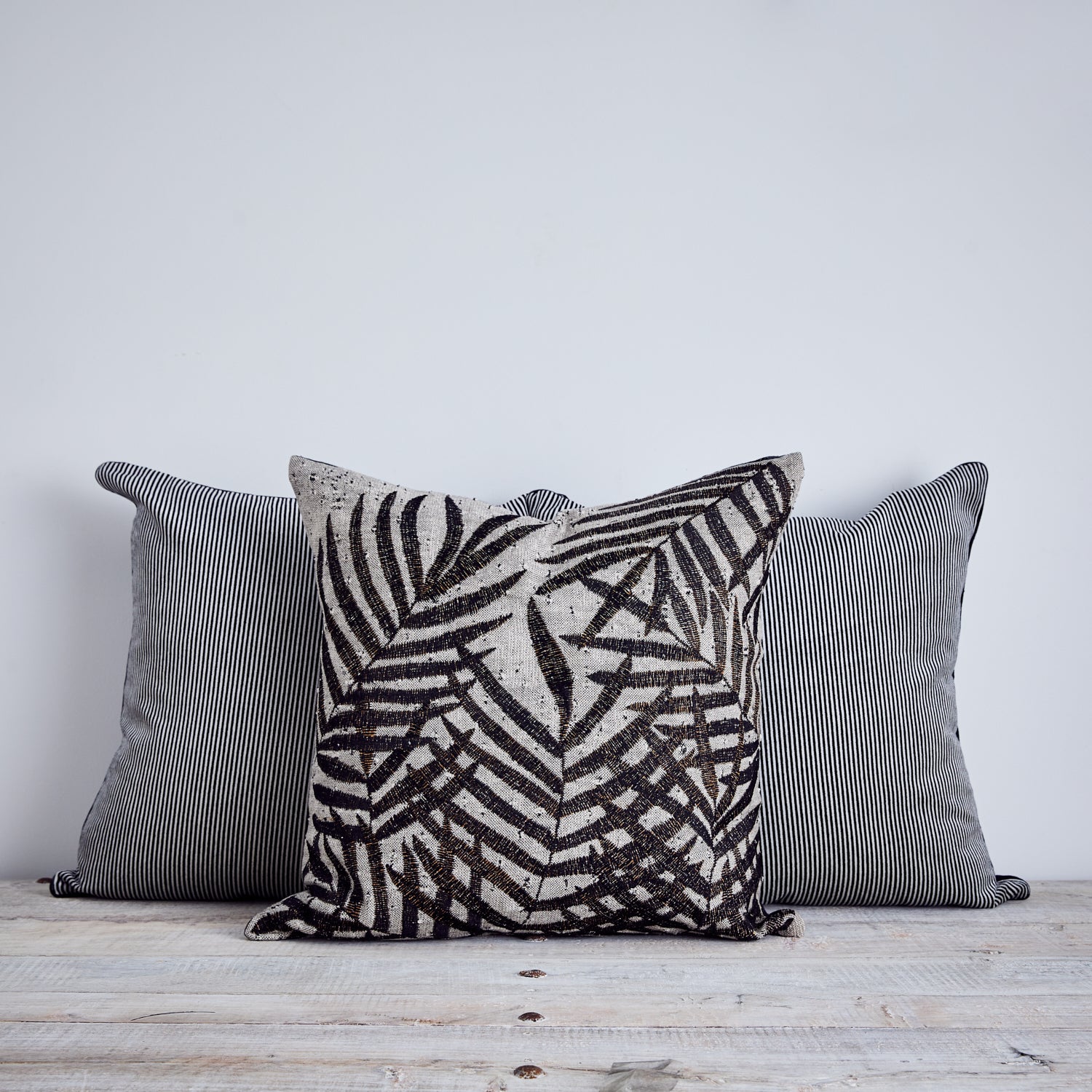 Raining palms cushion - Snake