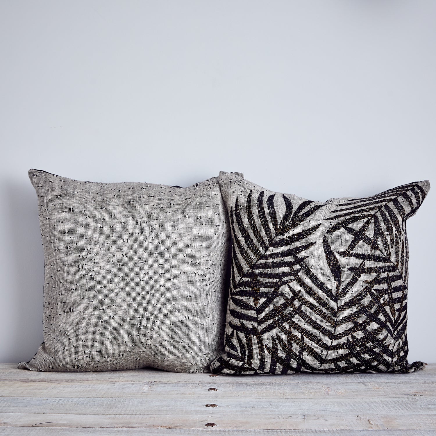 Strapatta linen cushion - Charcoal