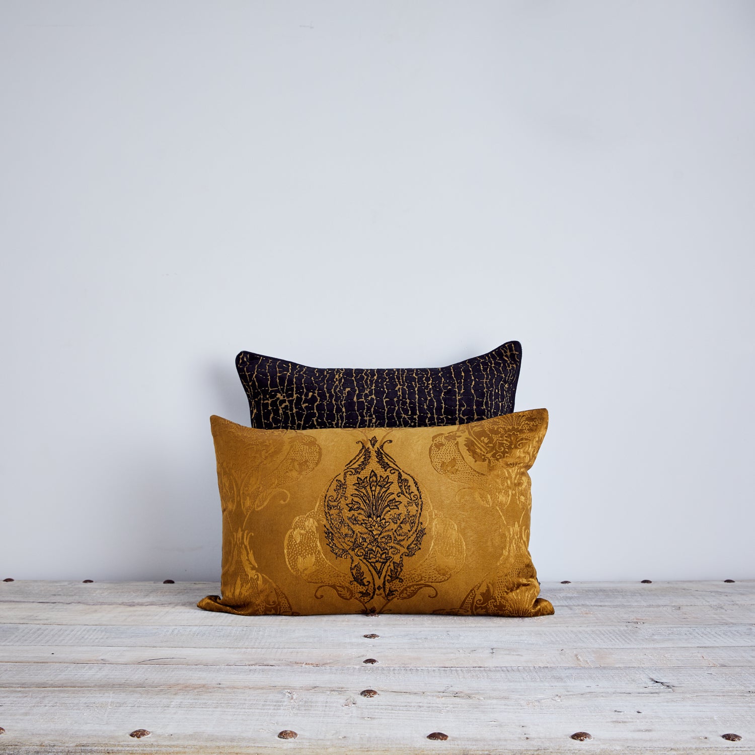 Chati damask embroidered cushion - GOLD