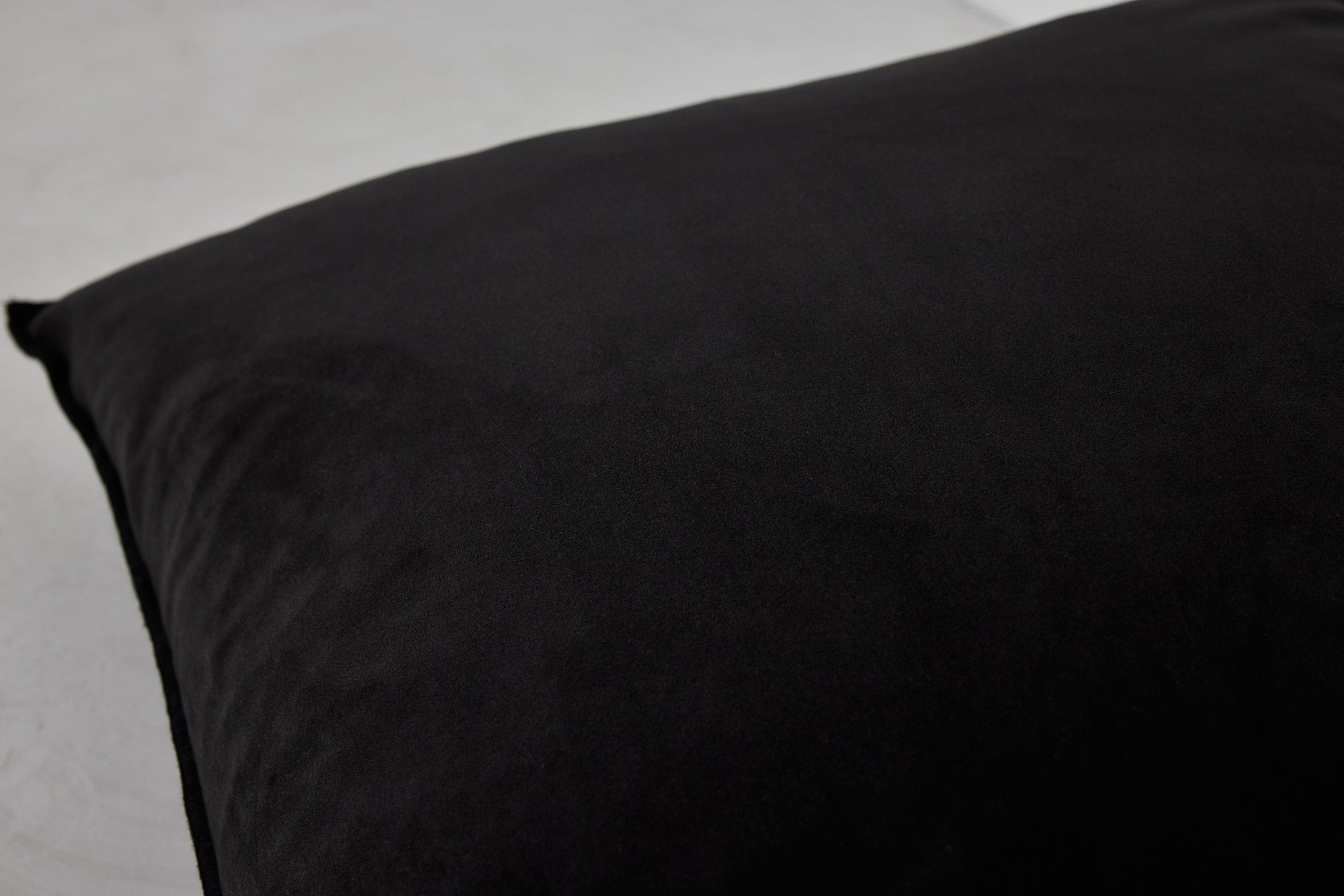 Wira Wira Velvet -  Ebony