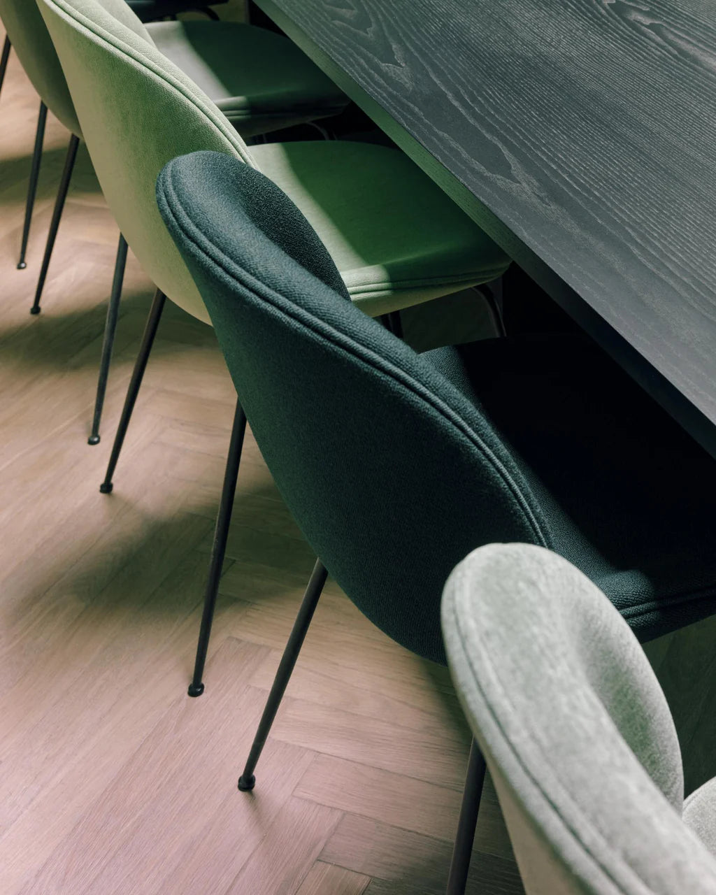 GUBI - Beetle Chair Fully Upholstered Conic Base - Mumble 40