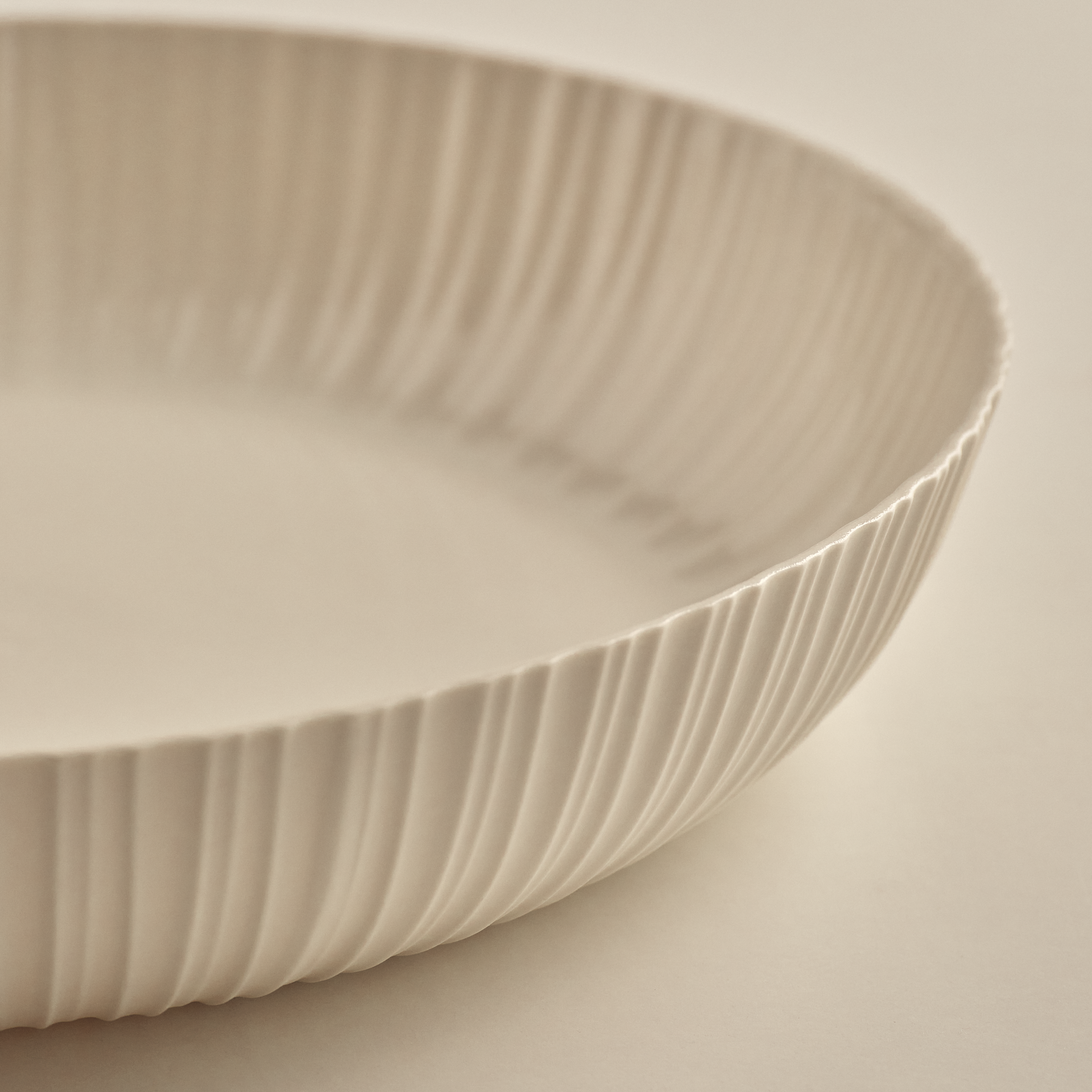 Nattier - Friends with Salad Bowl - Natural White