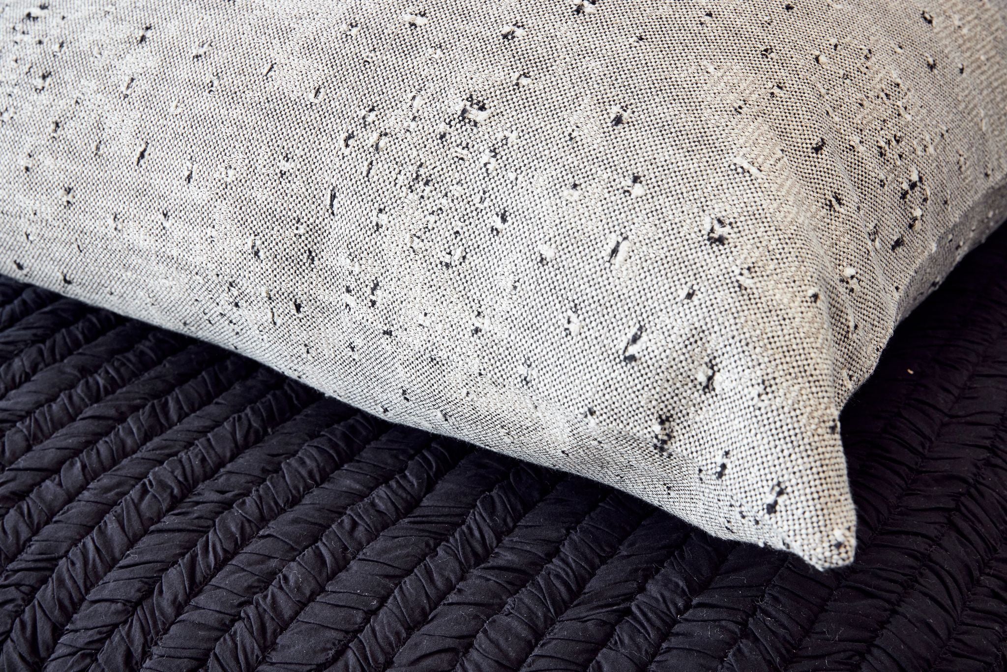 Strapatta linen cushion - Charcoal