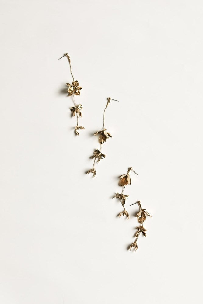 A.B Ellie - MAGNOLIA STRAND EARRINGS-full