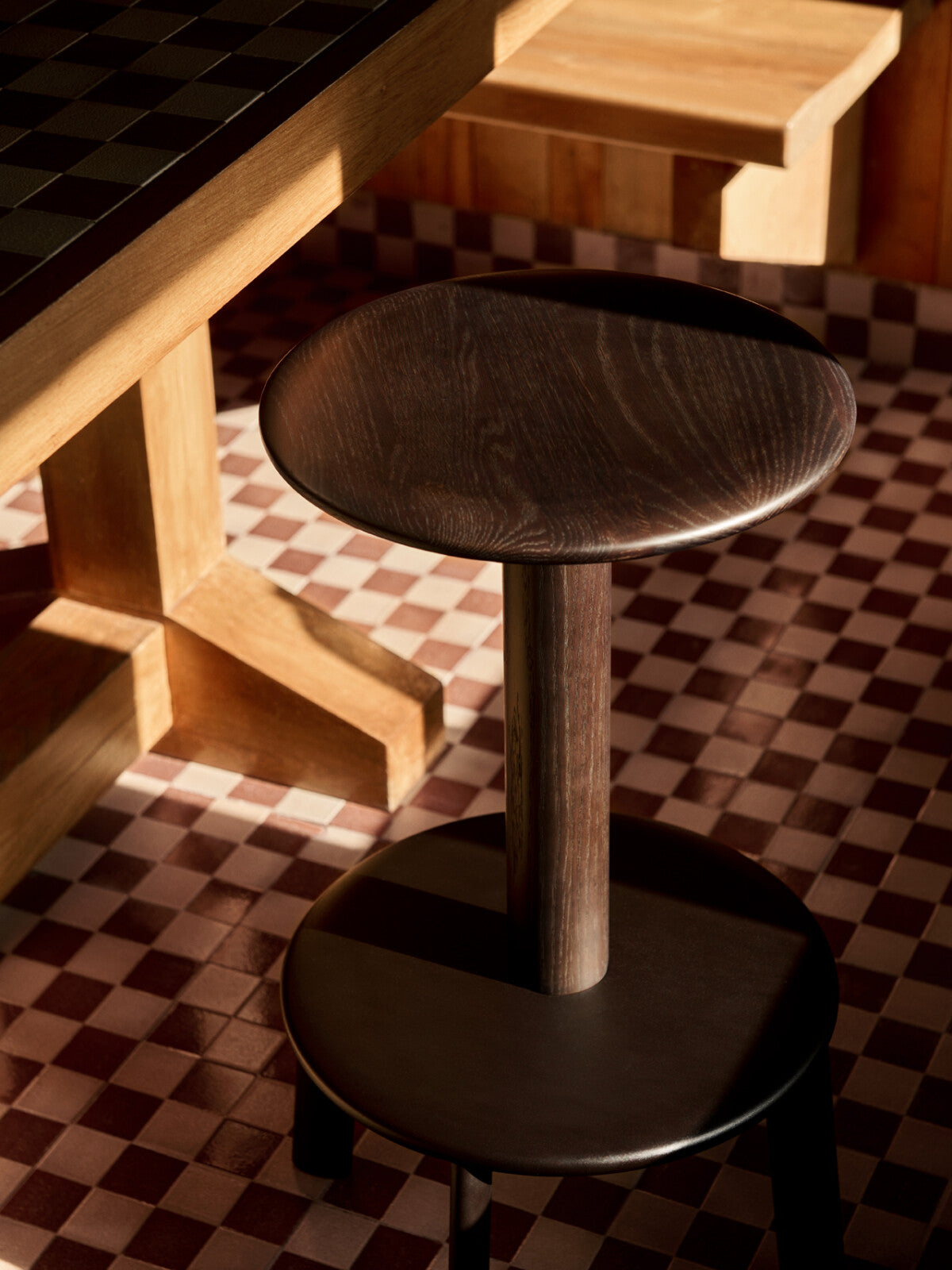 &Tradition - Massif AV39 Anderssen & Voll 2024 - Dark Stained Oak and Warm Black