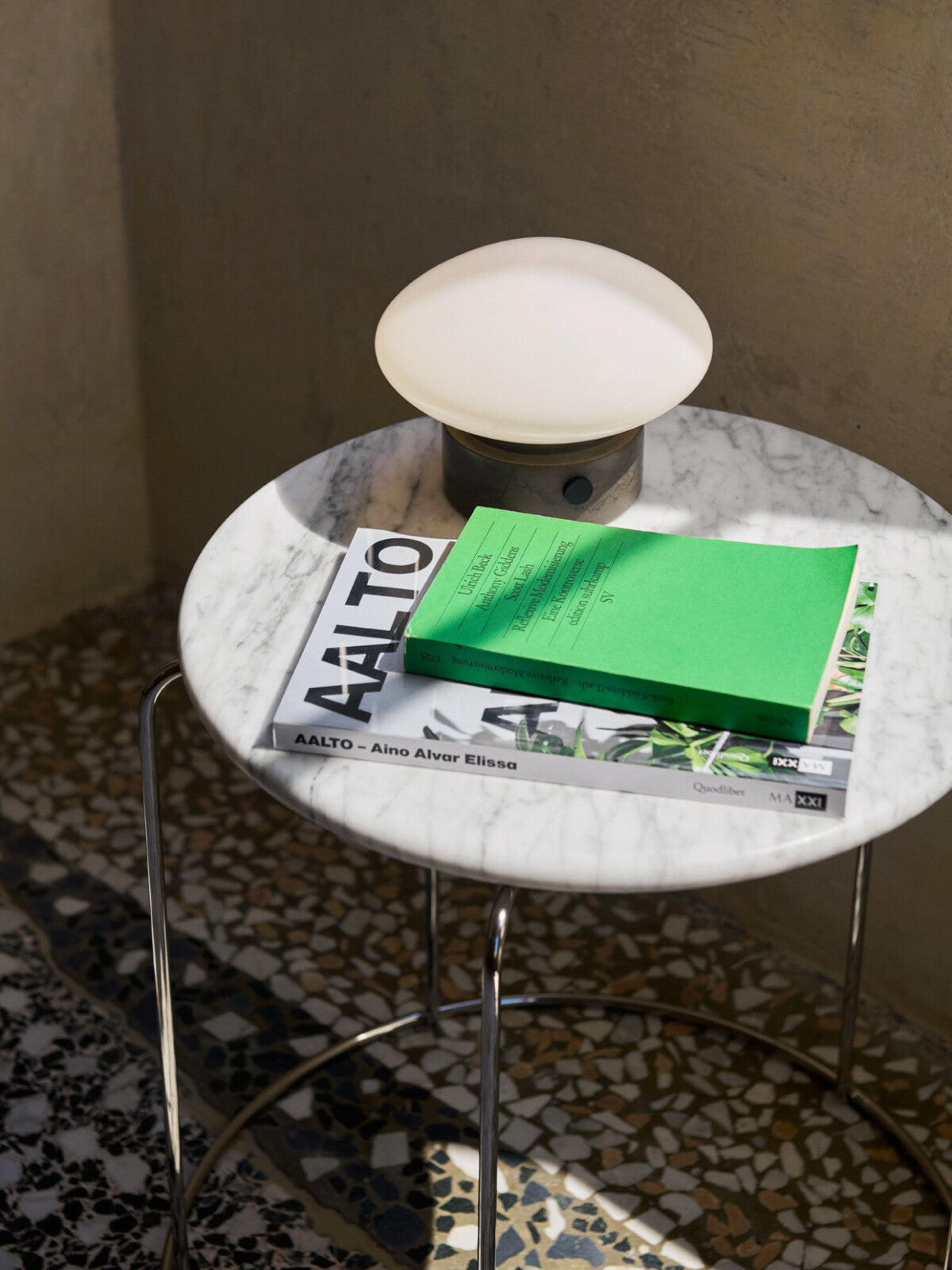 &Tradition - Wire Stool with Marble Top VP11 Verner Panton 1981