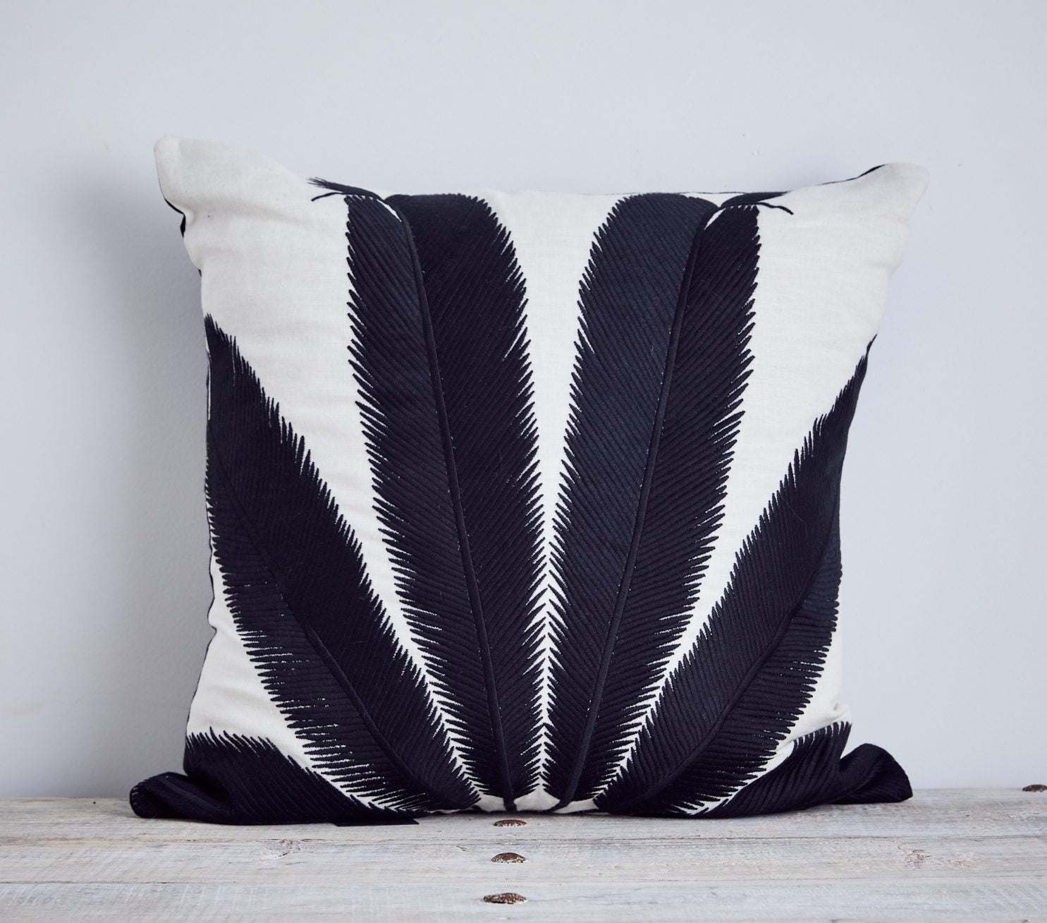 Palmyra cushion - Black Palm