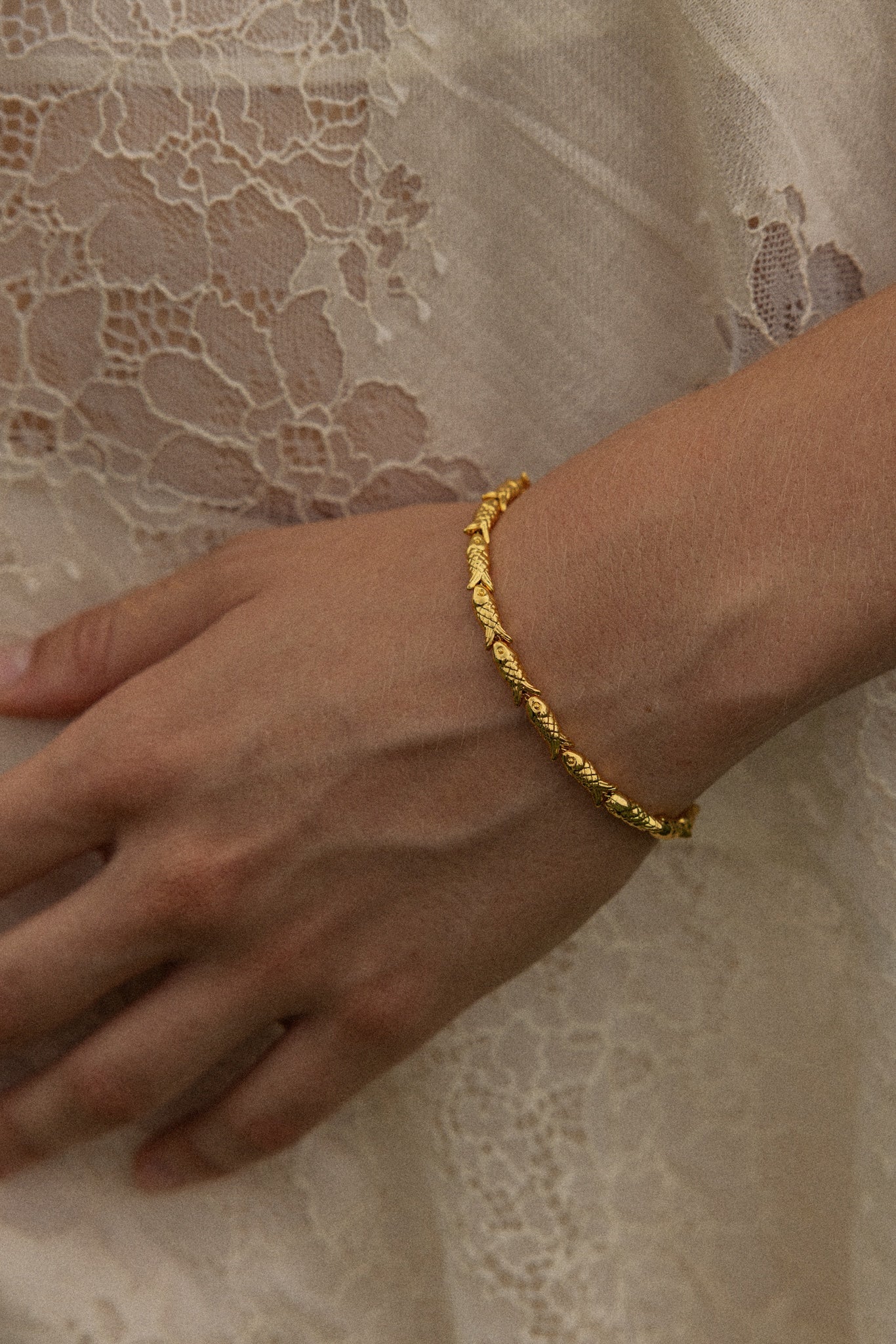 ANNI LU - Fishy Bracelet - Gold
