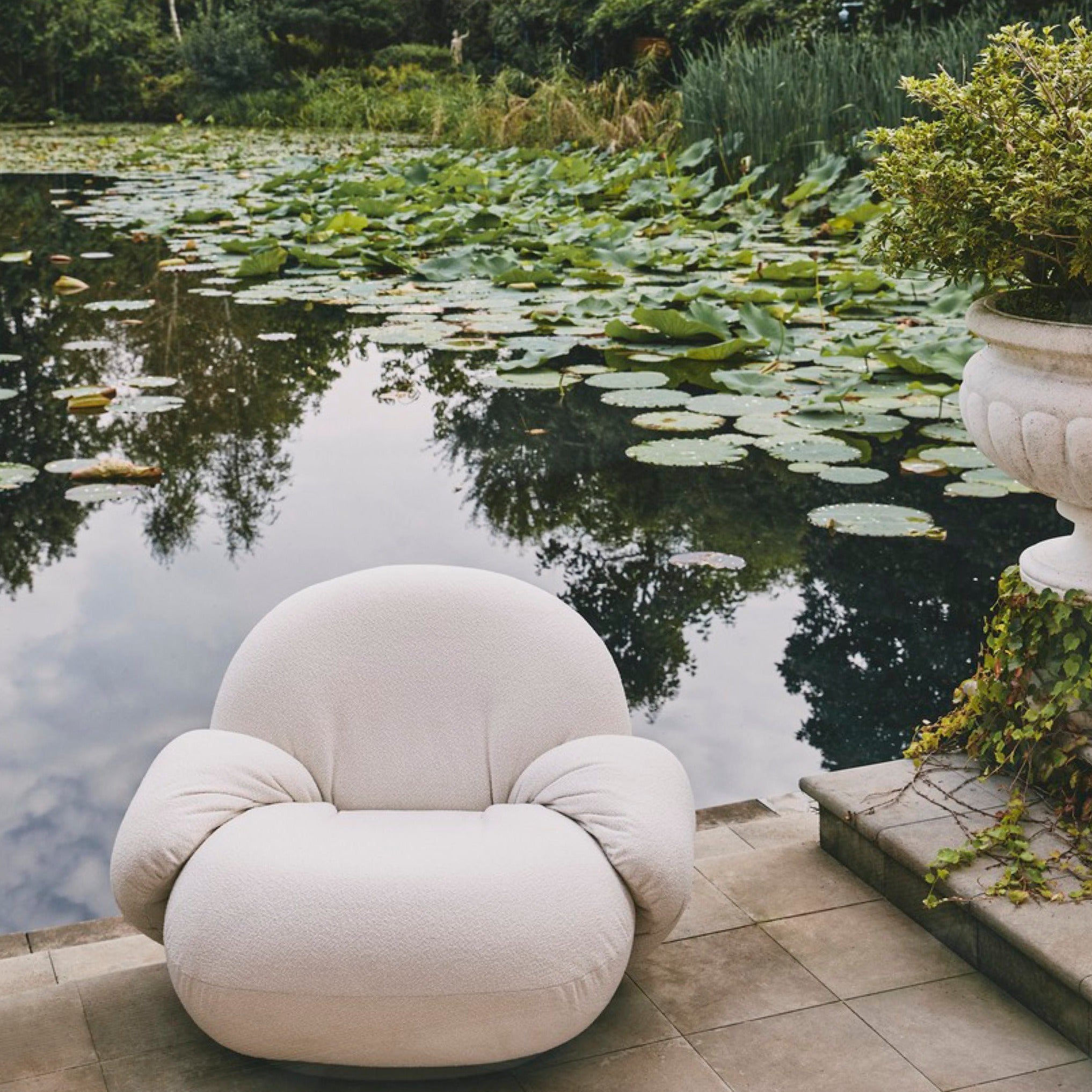 GUBI - Pacha Lounge Chair - Outdoor