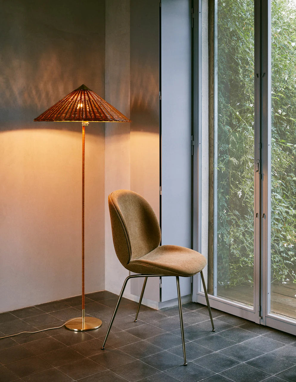 GUBI - Beetle Chair Fully Upholstered Conic Base - Mumble 40
