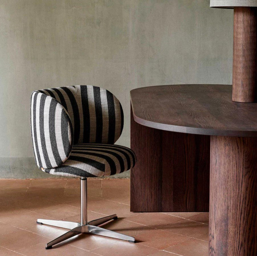 Ferm Living -Rico Swivel Chair Louisiana - Sand/Black