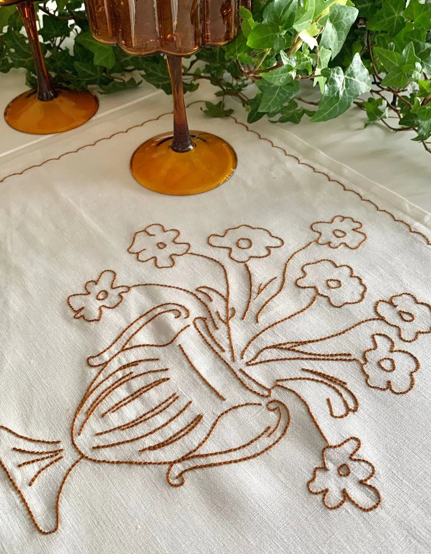 Little nordic sol -Bloom tan placemat