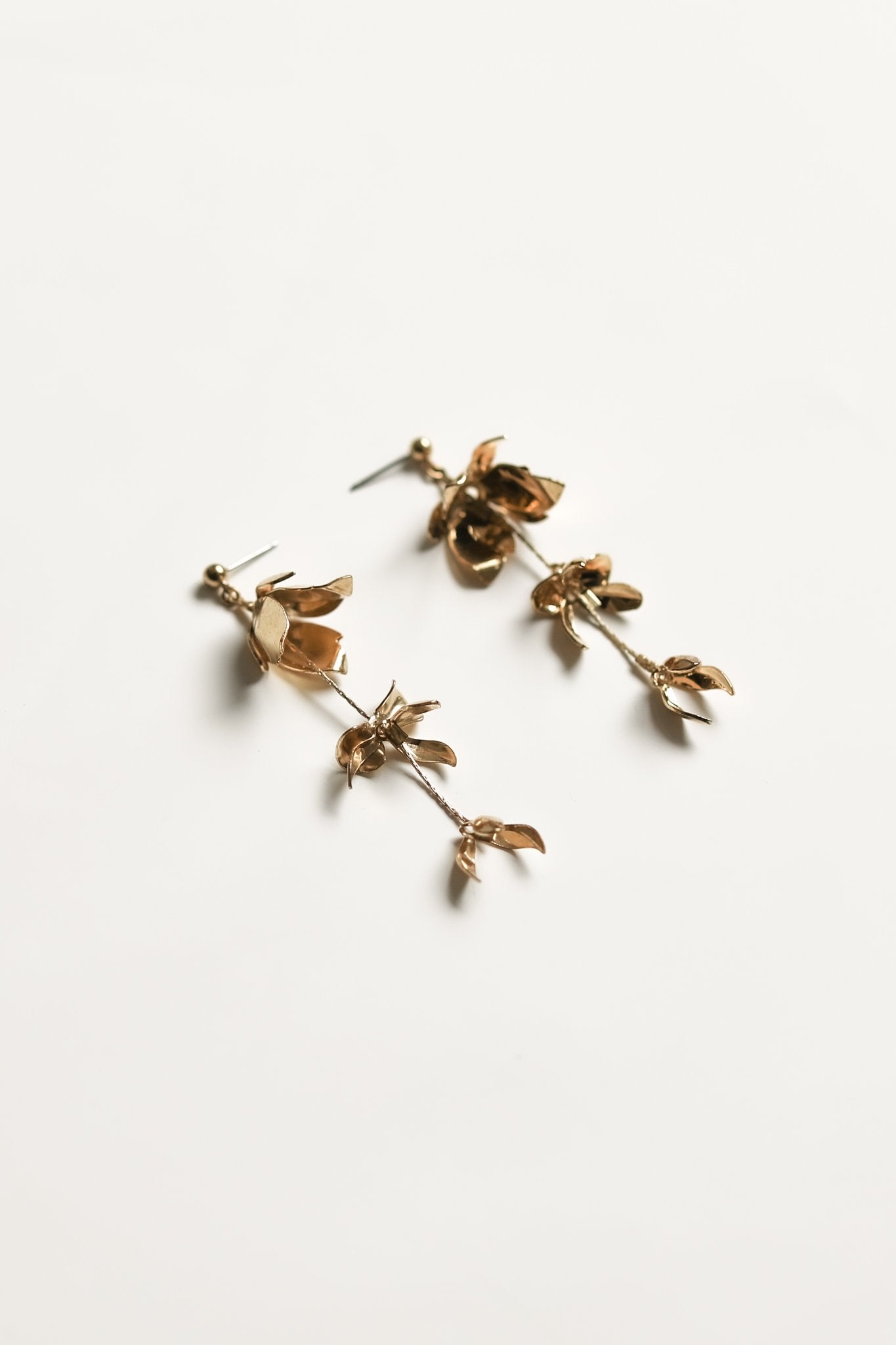a.b.ellie magnolia strand earrings イヤリング