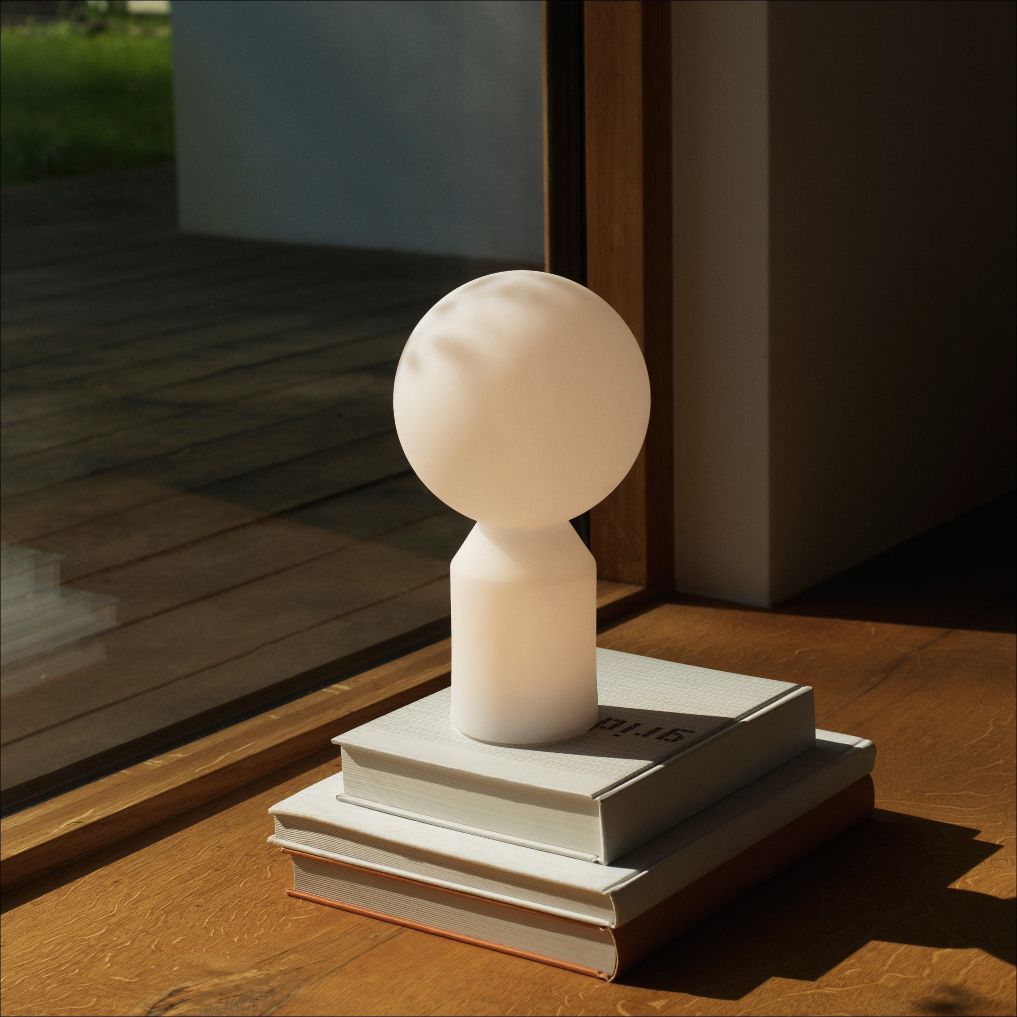 NORMANN COPENHAGEN Yo Portable Lamp Small - White