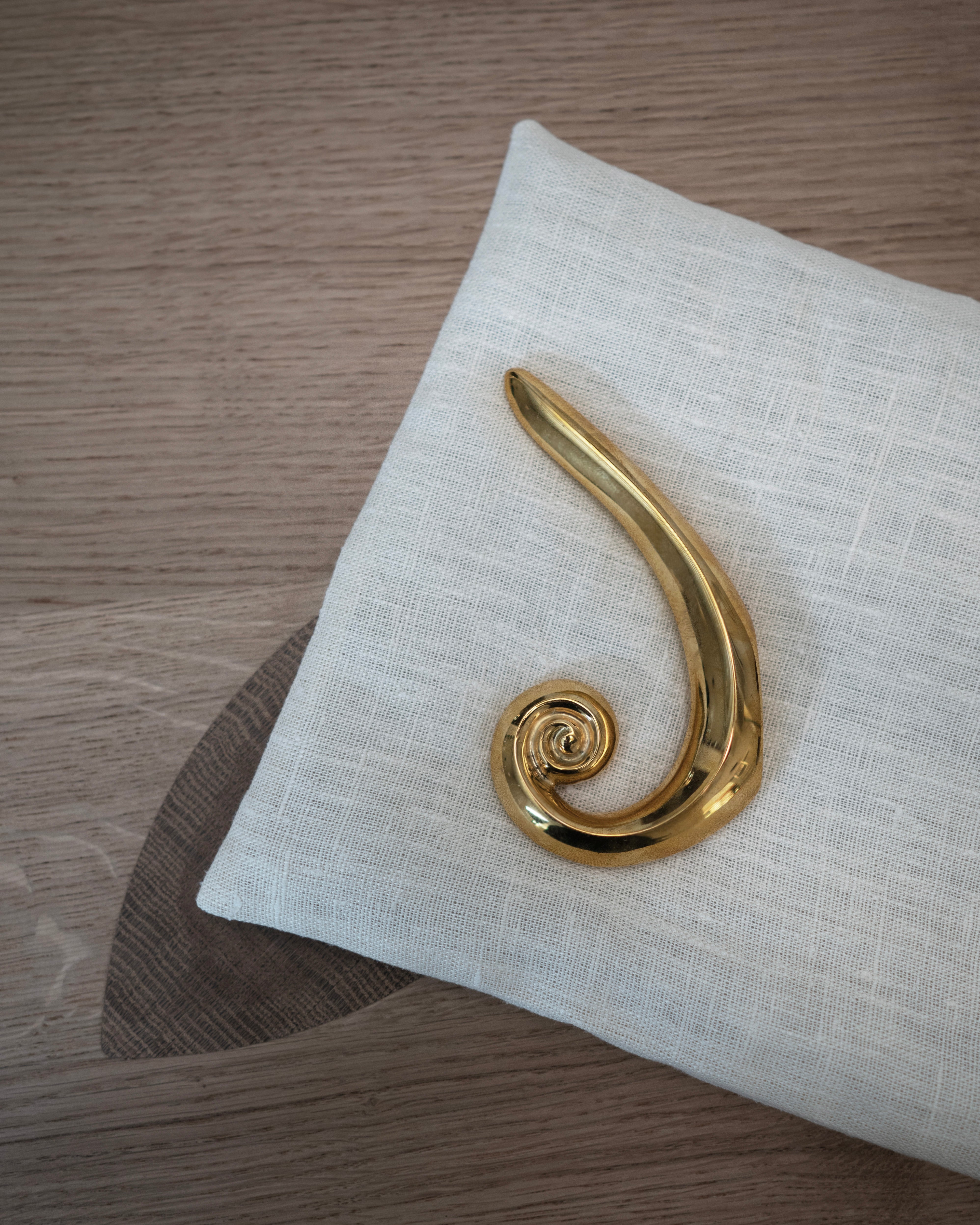 Hein Studio Noelle Hook - Brass