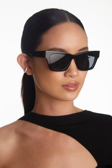 Oscar and Frank - Rue Saint Benoit - Gloss Black