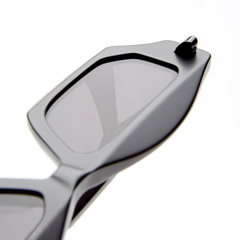 KUBORAUM - Q6 Black Matt