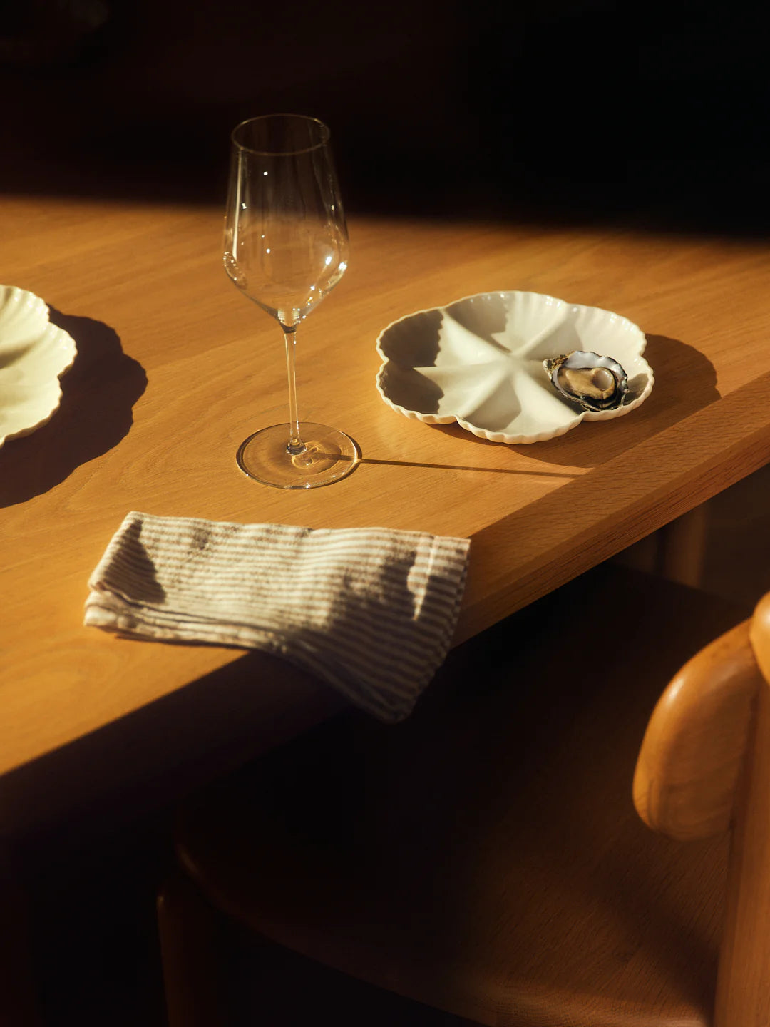 Nattier - Mother of Pearl Oyster Plate 1/2 Dozen - Natural White