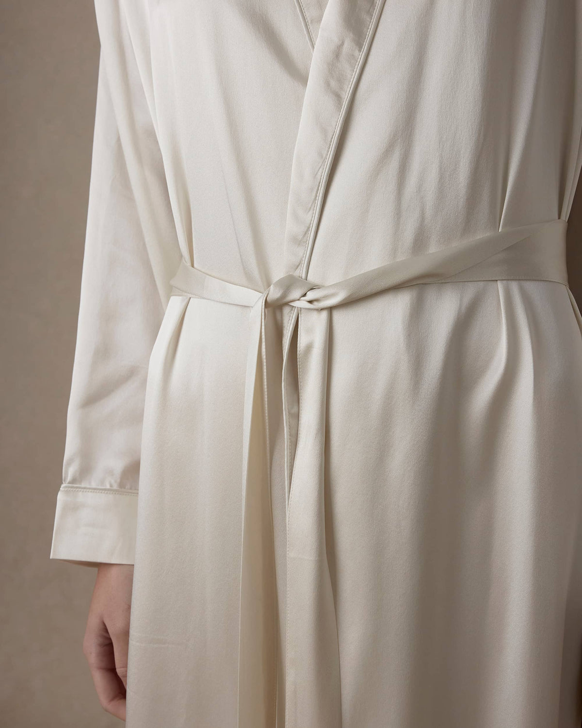 Cultiver - Silk Robe - Ivory M/L